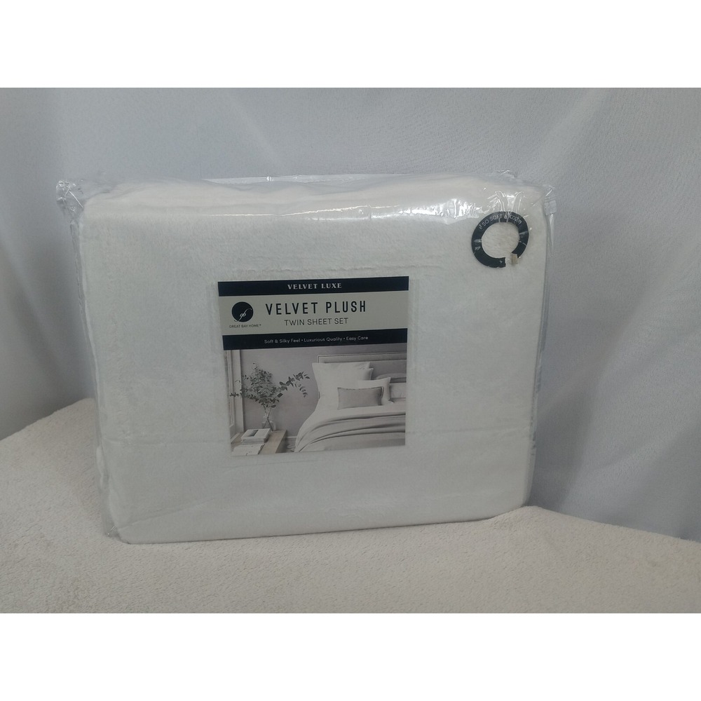 Twin Sheet Set White Velvet Plush Extra Soft Velvet Luxe Sheets Great Bay Home - Picture 6 of 7